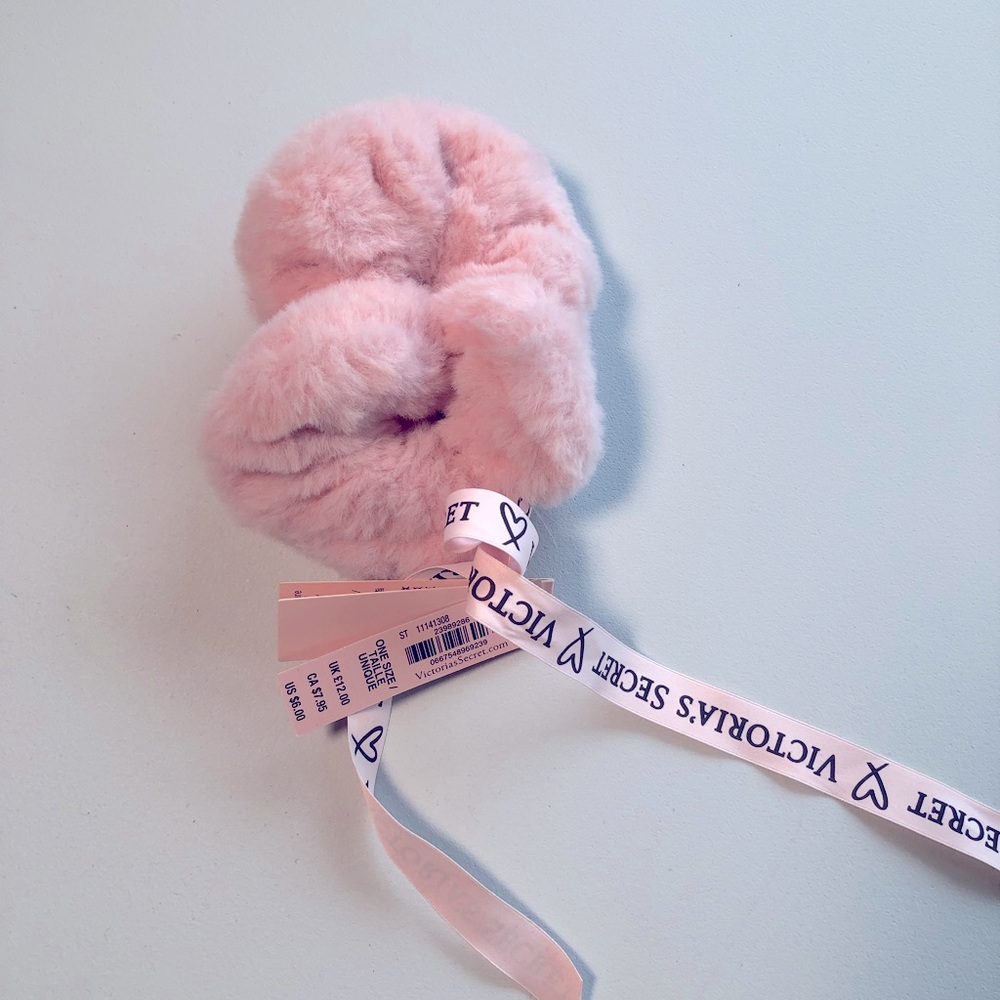 BRAND NEW VICTORIA SECRET HAIR SCRUNCHIE